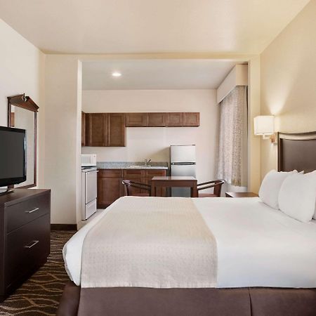 Baymont By Wyndham Clute Lake Jackson Exterior foto